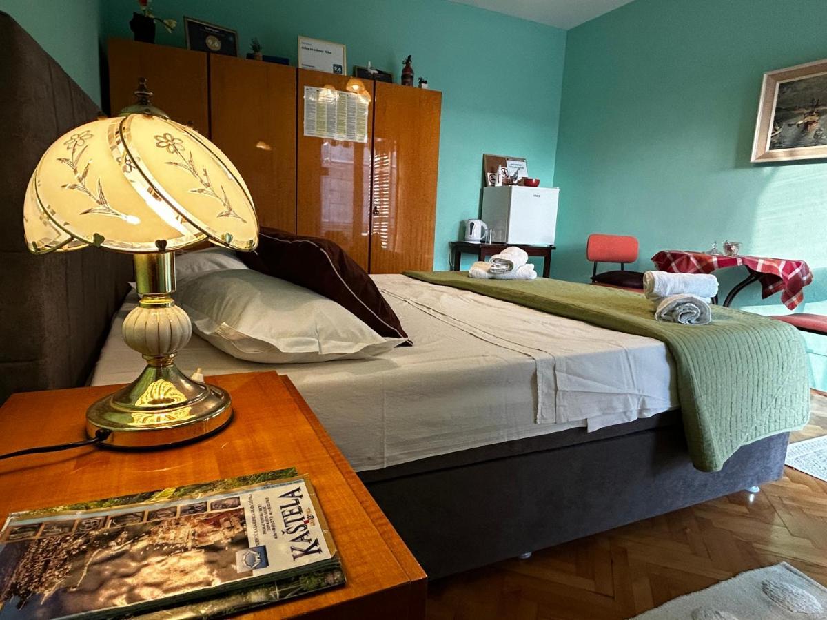 Soba Za Odmor Nika Hotel Kaštela Buitenkant foto